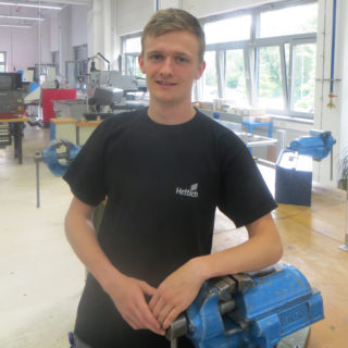Florian Tissen macht bei Hettich eine Ausbildung zum Industriemechaniker